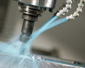 Система подачи СОЖ в зону резания поливом через гибкие патрубки