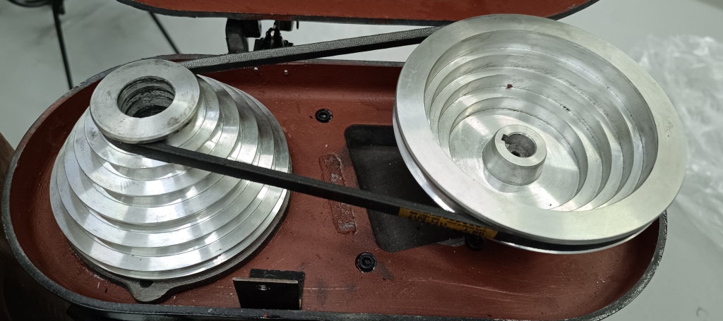 B7100-2.jpg B7100-2.jpg