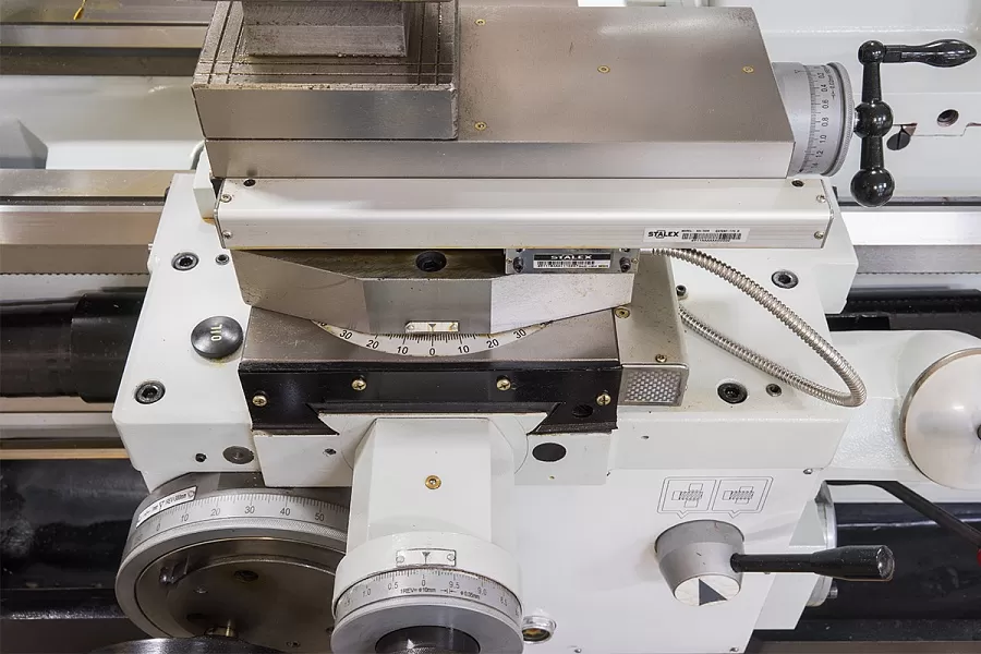 Станок токарно-винторезный STALEX C6256/1000
