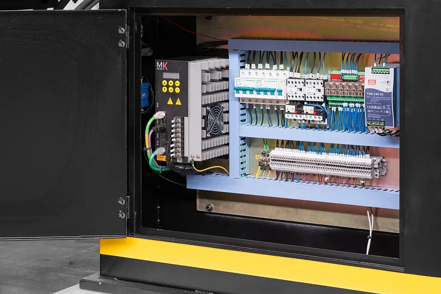 Гидравлический ленточнопильный станок Stalex BS460G-JC SERVO